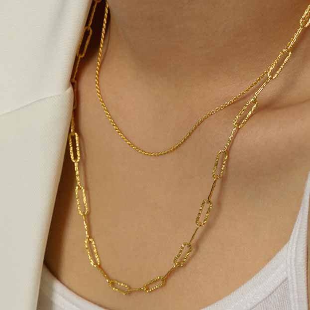 TWISTED CHAIN NECKLACE