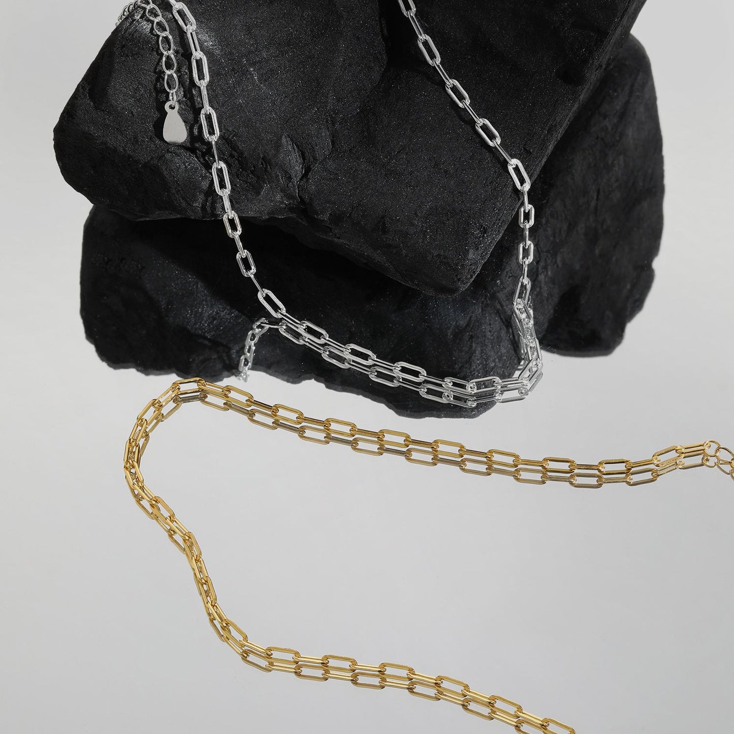 PAPERCLIP CHAIN NECKLACE